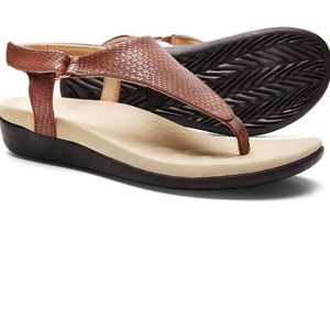 pair of NEW in box SANDALS with adjustable side strap